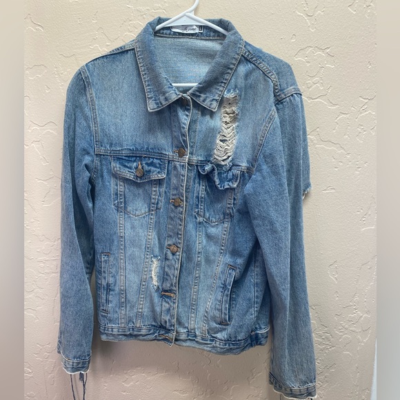 Los Angeles Distressed Denim Jacket - Picture 2 of 4